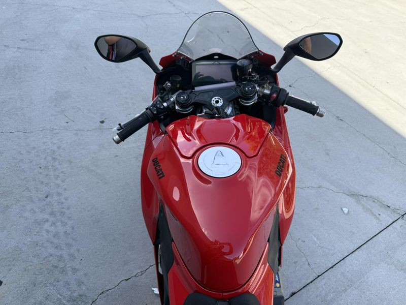 New 2025 Ducati PANIGALE V4 Image 4