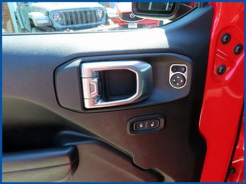 2024 Jeep Wrangler Sport S photo 13