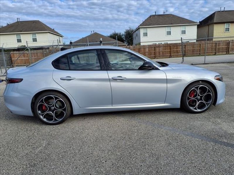 2025 Alfa Romeo Giulia Image 6