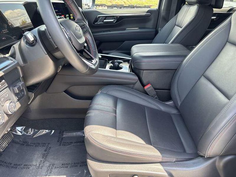 Used 2025 Chevrolet Tahoe RSTImage 21