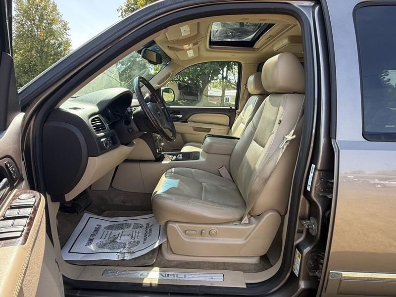 2013 Gmc Yukon XL 1500 Denali photo 9