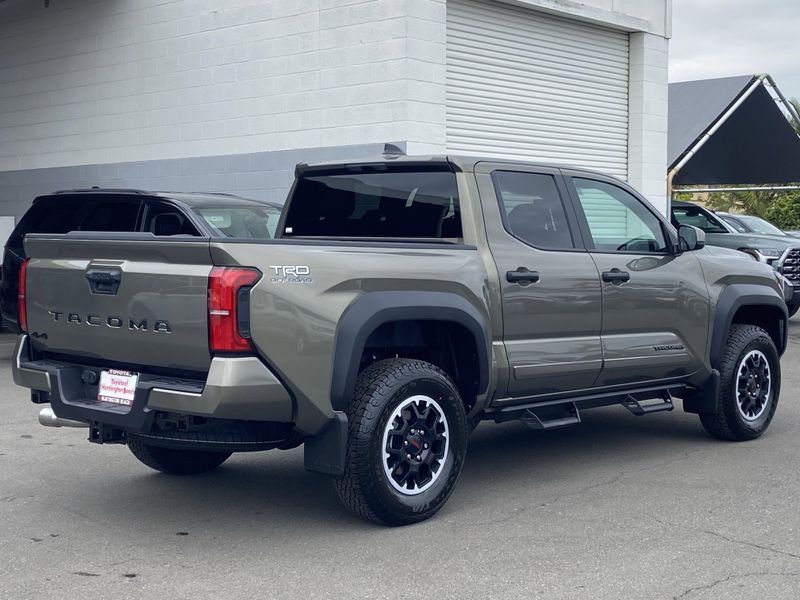2025 Toyota Tacoma TRD Off RoadImage 3