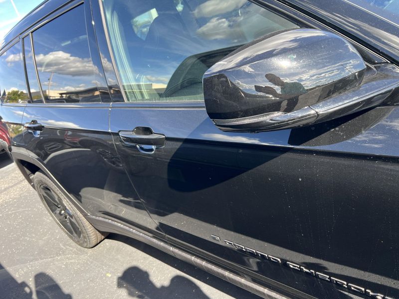 New 2025 Jeep Grand Cherokee L Limited 4x4Image 5