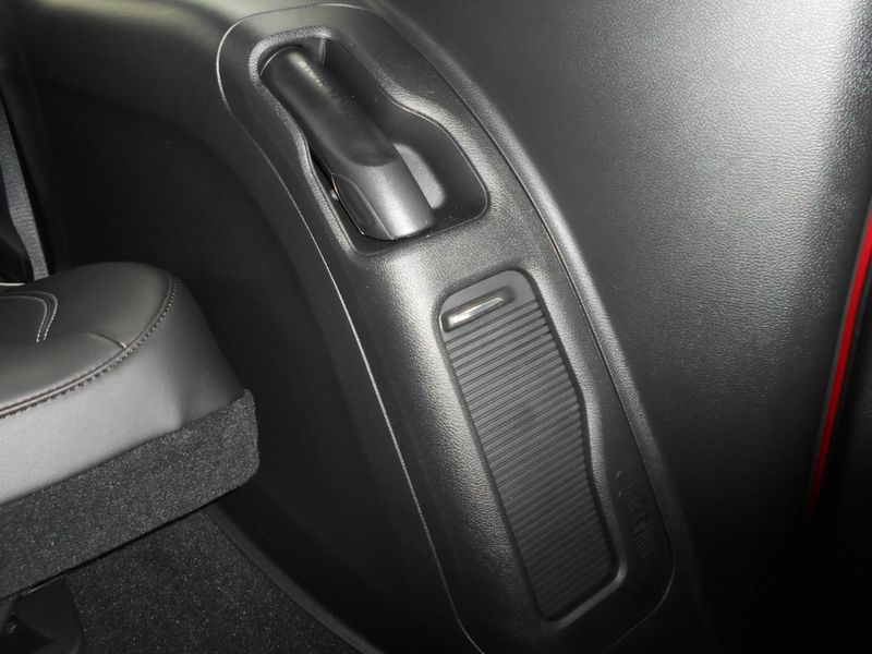 2025 Chrysler Pacifica SelectImage 28