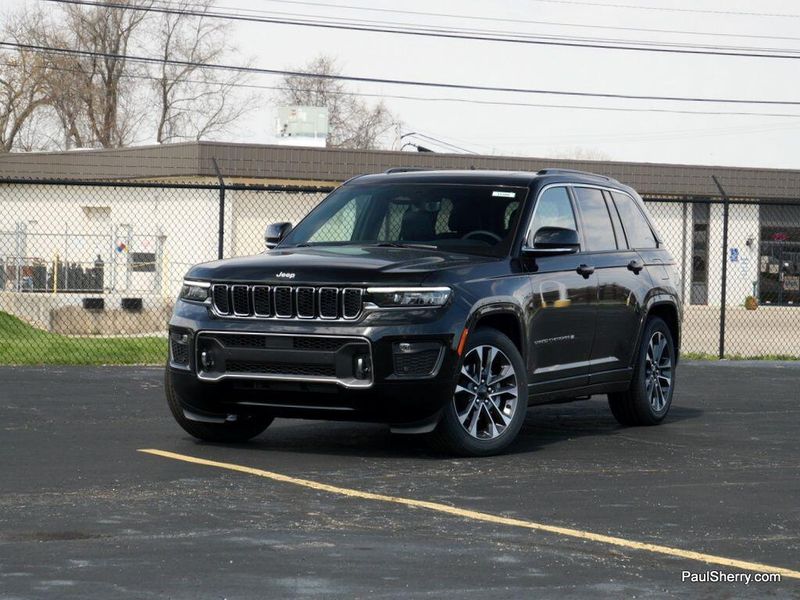 New 2025 Jeep Grand Cherokee Overland 4x4Image 6