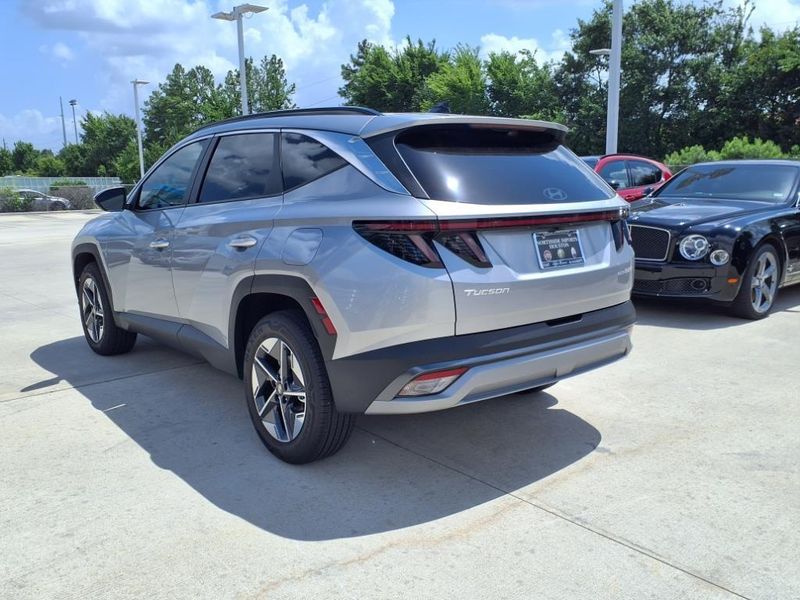 2025 Hyundai Tucson Hybrid SEL ConvenienceImage 2