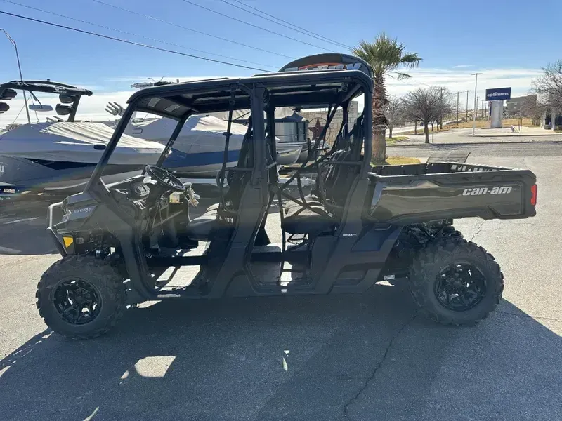 2025 Can-Am DEFENDER MAX XT HD9 STEALTH BLACKImage 1