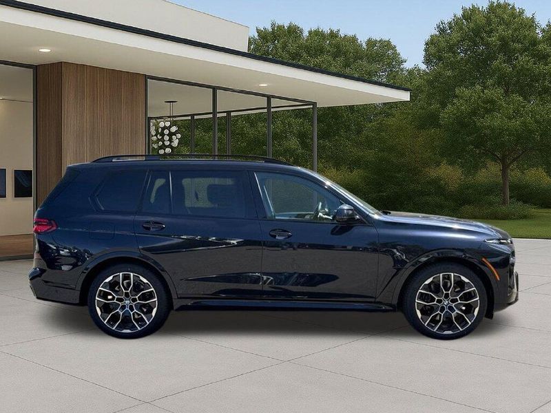 New 2027 BMW X7 xDrive40iImage 7