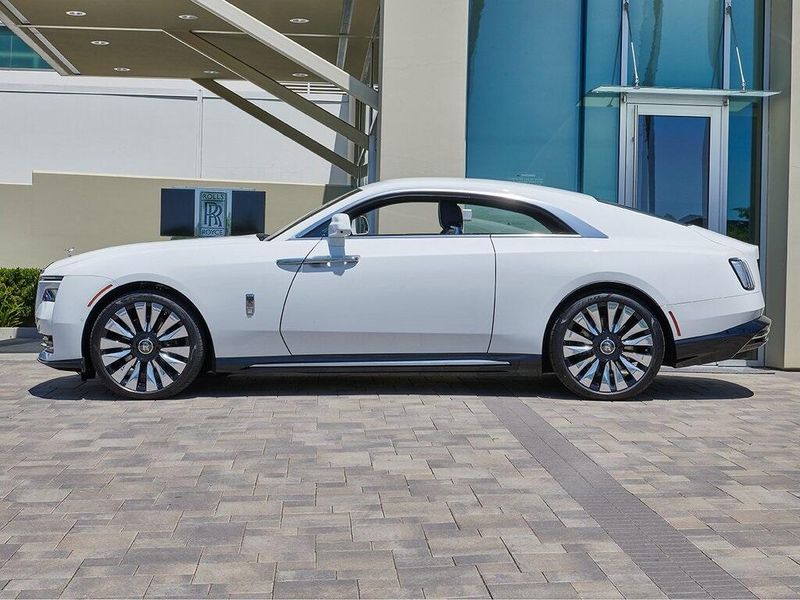 2024 Rolls-Royce Spectre Image 3