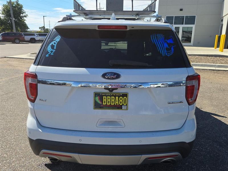 2016 Ford Explorer XLT photo 3