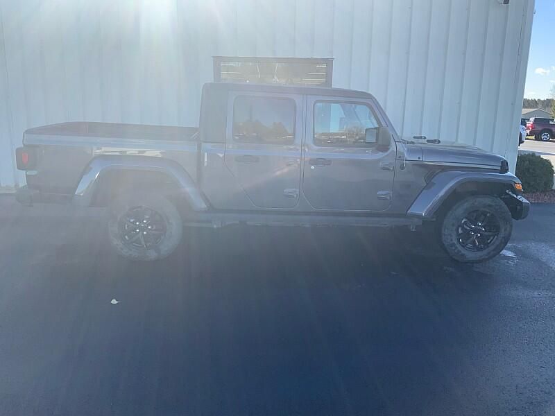 2023 Jeep Gladiator Freedom photo 4