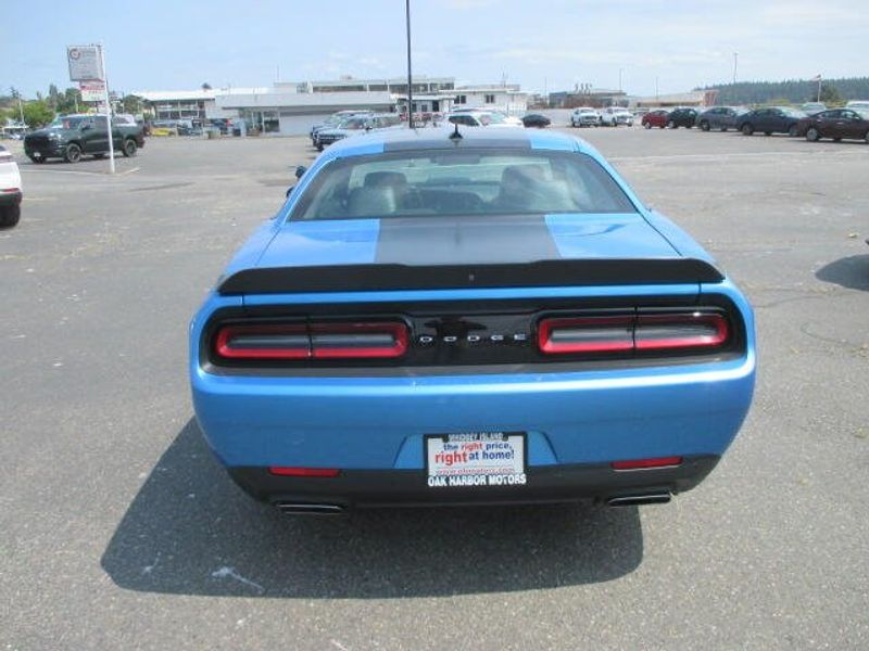 Used 2015 Dodge Challenger R/T Plus ShakerImage 9