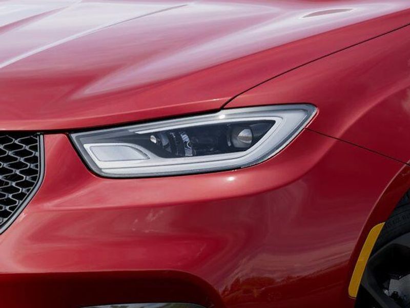 New 2026 Chrysler Pacifica SelectImage 10