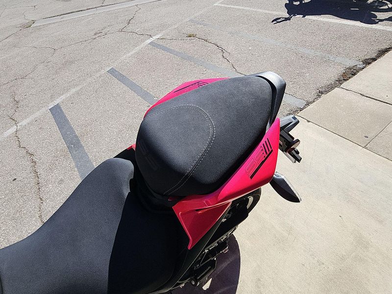 New 2025 CFMOTO 300SS Image 16