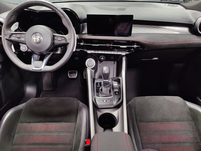 Used 2024 Alfa Romeo Tonale Veloce eAWD w/Sunroof & Activ AsstImage 22