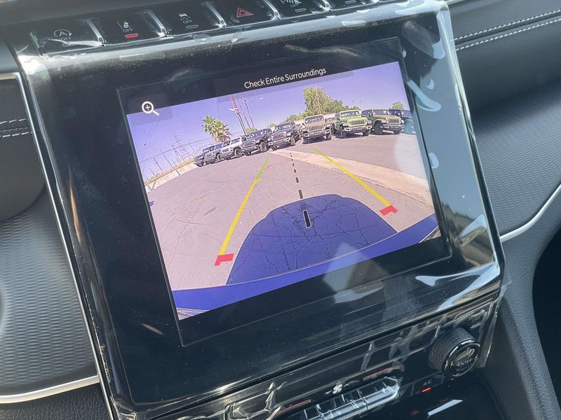 New 2026 Jeep Grand Cherokee L Laredo 4x2