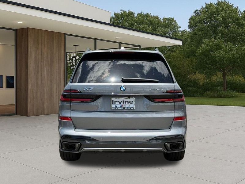 New 2027 BMW X7 xDrive40iImage 9