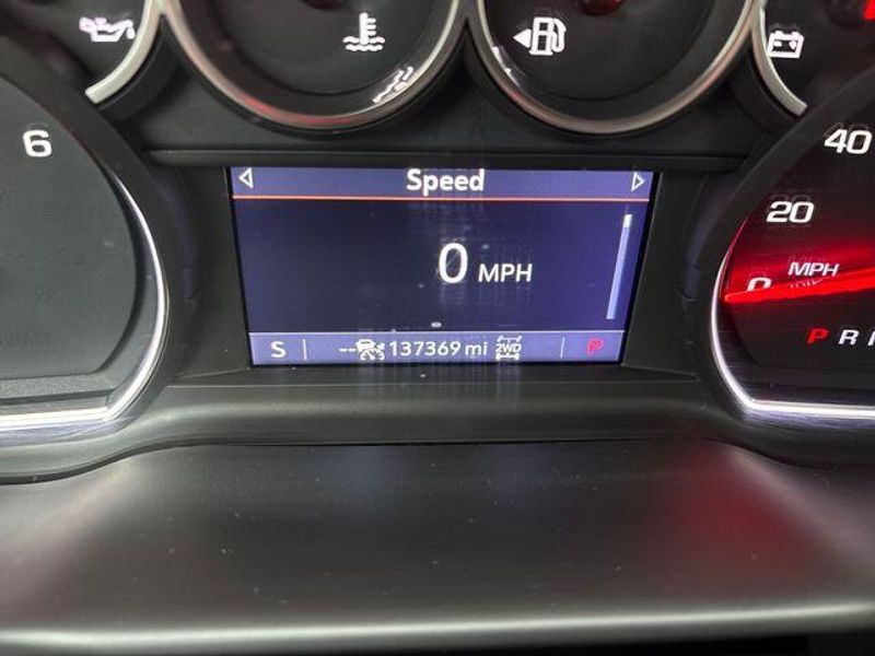 2020 Chevrolet Silverado 1500 LT photo 3