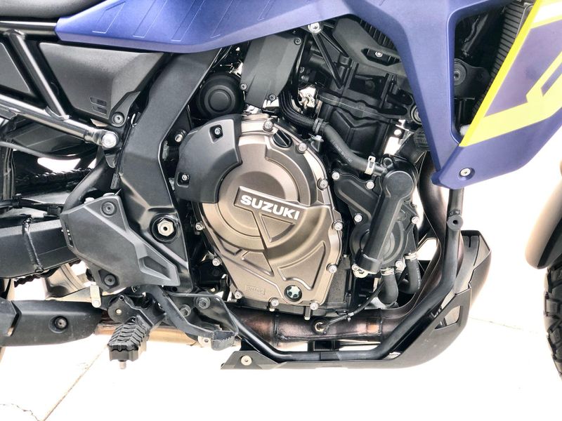 Used 2024 Suzuki V-STROM 800DE CA Image 20