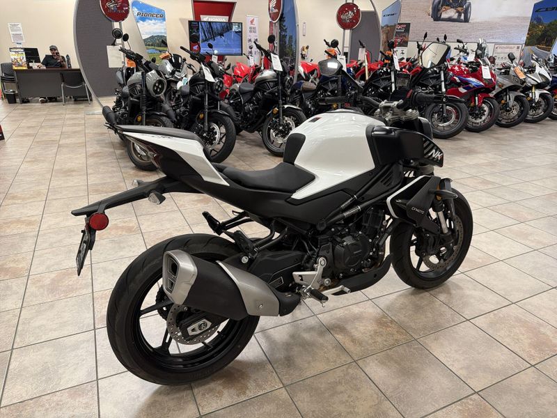Used 2024 CFMOTO 450NK Image 17