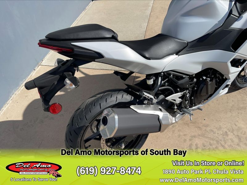 2025 Kawasaki NINJA 500 ABS Image 8