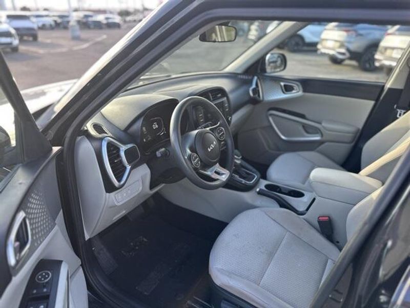 Used 2023 Kia Soul LXImage 10