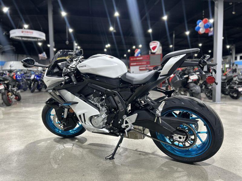 2025 CFMOTO 675SS Image 25