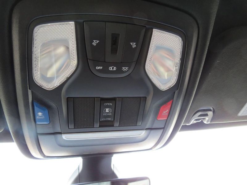 Used 2023 RAM 1500 Big Horn 4x4 4dr Crew Cab 5.6 ft. SB PickupImage 22