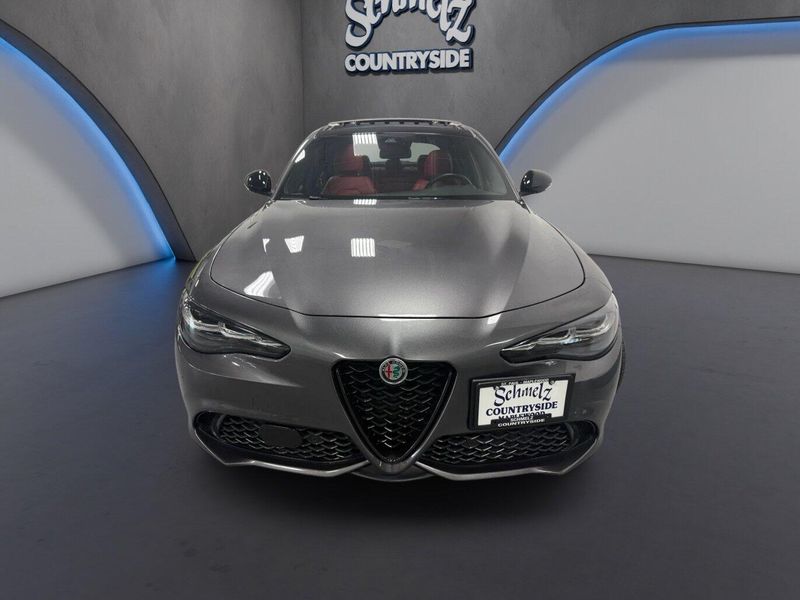 Used 2024 Alfa Romeo Giulia Veloce AWD w/Sunroof & NavImage 2