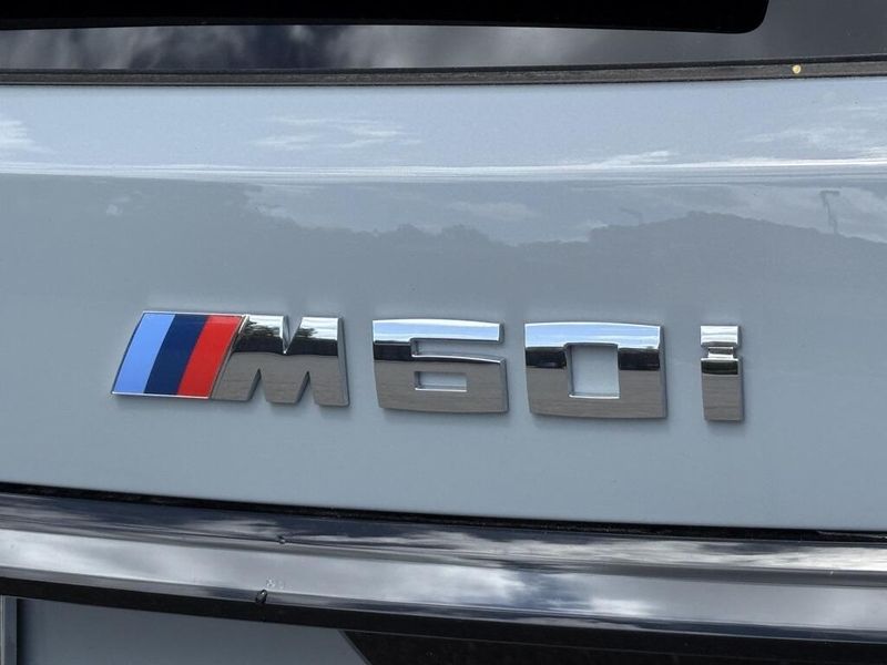 2025 BMW X7 M60iImage 13