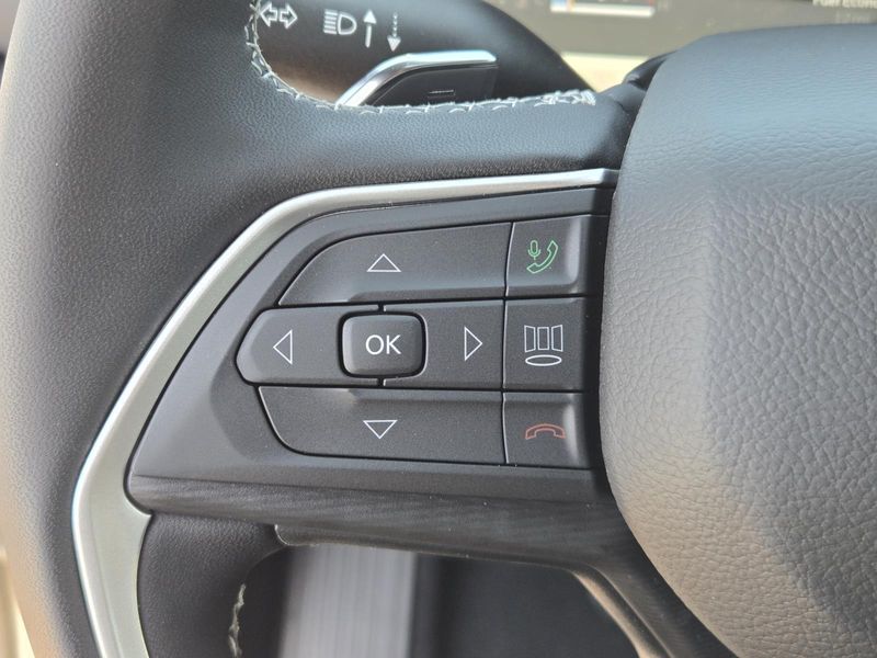 New 2026 Jeep Grand Cherokee Laredo X 4x2