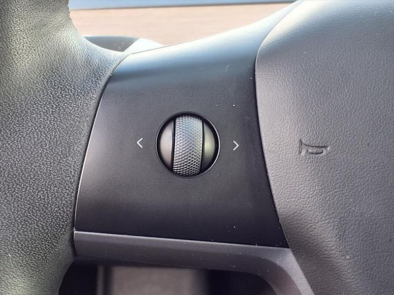 Used 2023 Tesla Model 3 BaseImage 21