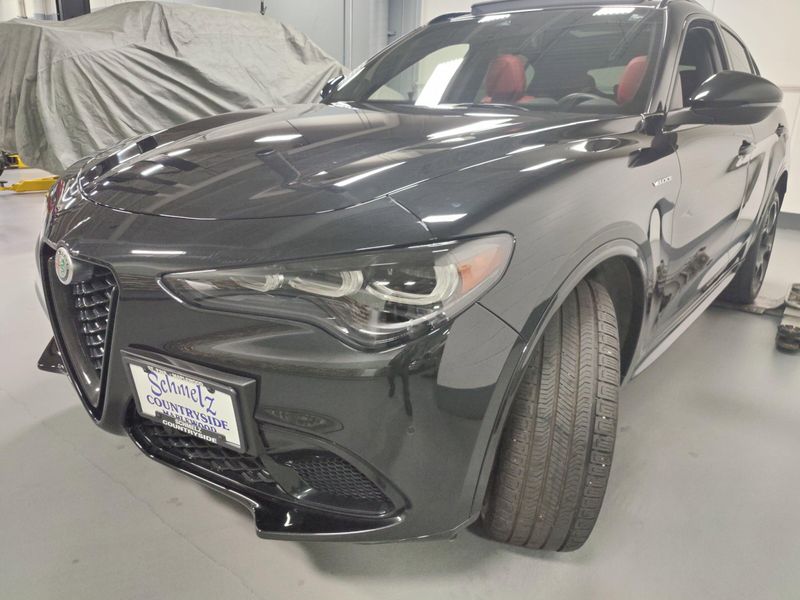 2024 Alfa Romeo Stelvio Veloce Premium AWD w/Activ AsstImage 15