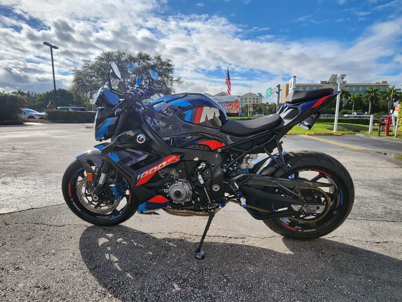 2023 BMW M 1000 RImage 1