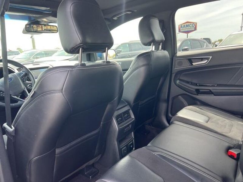 2020 Ford Edge STImage 15