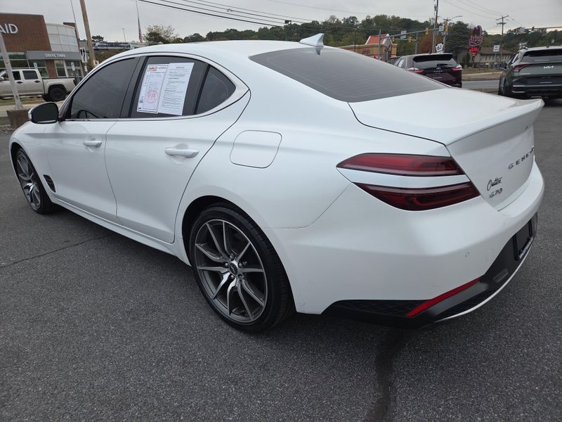 2022 Genesis G70 2.0T photo 5