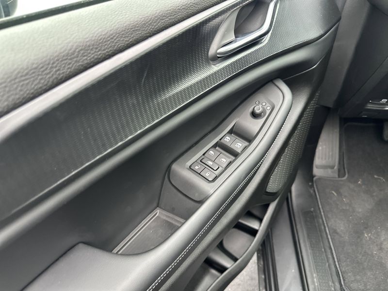 New 2025 Jeep Grand Cherokee L Altitude X 4x4Image 17