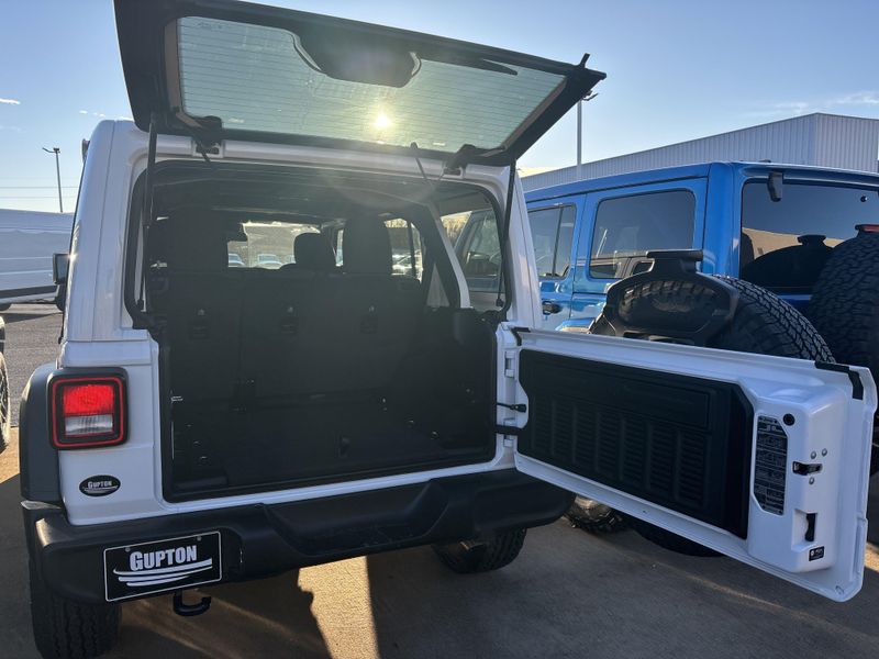 New 2026 Jeep Wrangler 4-door Sport SImage 10
