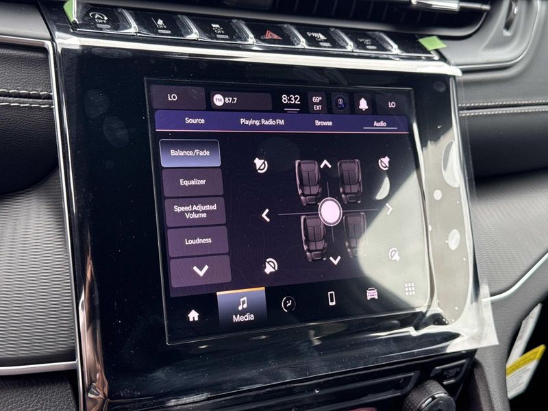 New 2026 Jeep Grand Cherokee Laredo 4x2