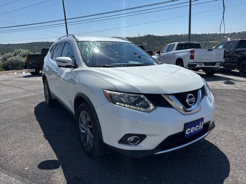 2016 Nissan Rogue SL photo 3