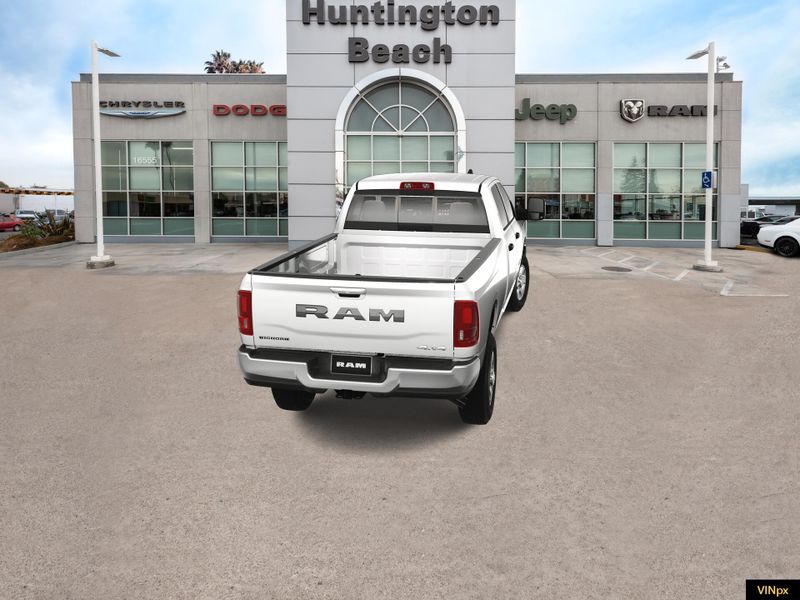 2025 RAM 3500 Big Horn Crew Cab 4x4 DuallyImage 14
