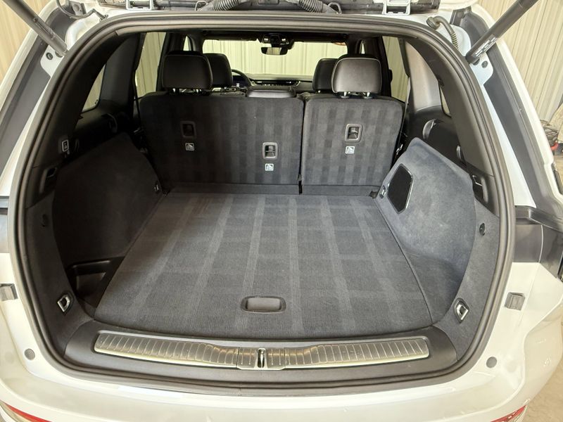 Used 2023 Jeep Grand Cherokee OverlandImage 7