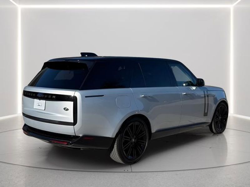 Used 2023 Land Rover Range Rover SE