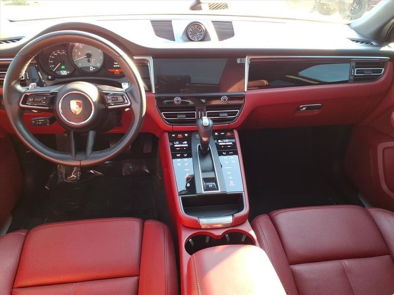 Used 2022 Porsche Macan SImage 4