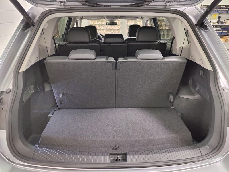 2024 Volkswagen Tiguan SE w/3rd Row SeatImage 10