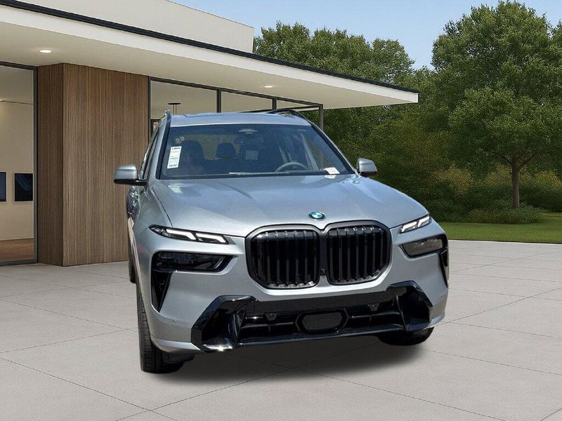 New 2027 BMW X7 xDrive40iImage 5