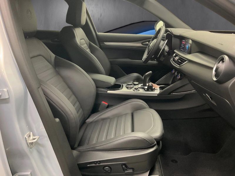 New 2025 Alfa Romeo Stelvio AwdImage 11