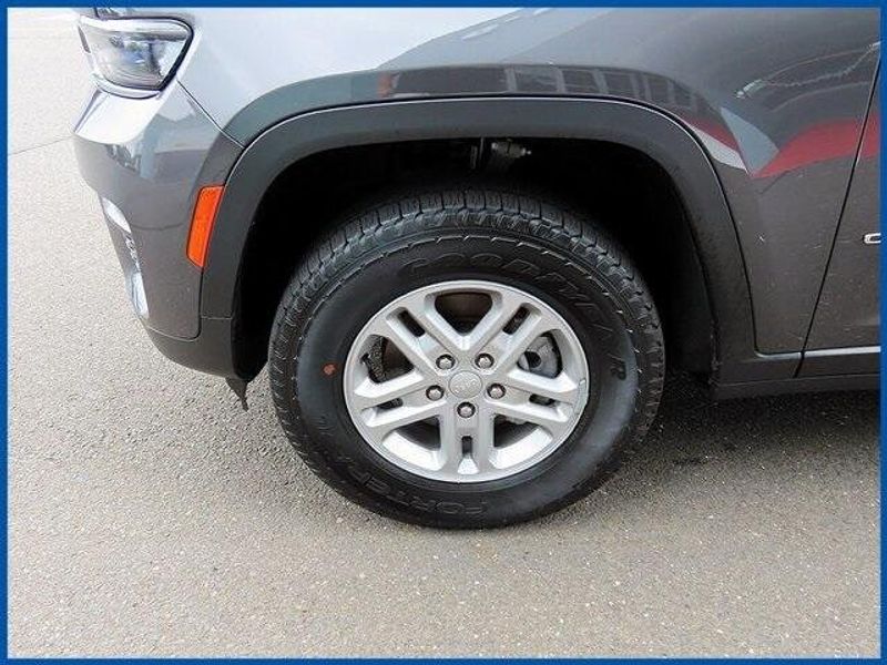 2023 Jeep Grand Cherokee LaredoImage 4