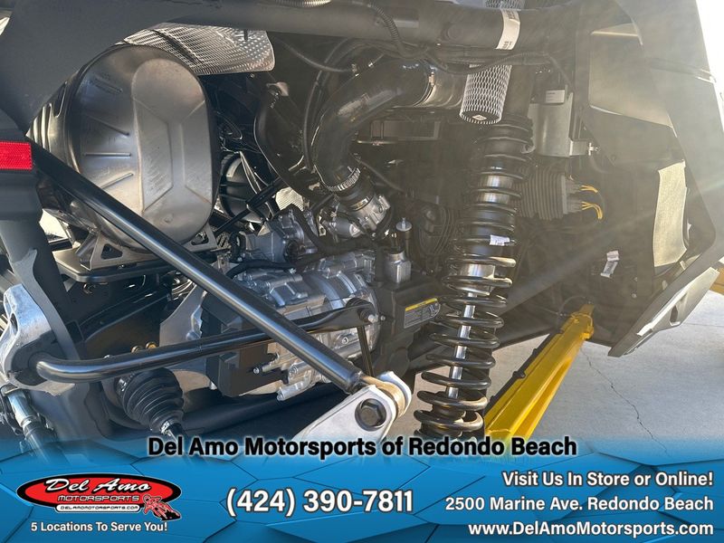 2024 Can-Am 9BRB  in a CATALYST GRAY & NEO YELLOW exterior color. Del Amo Motorsports of Redondo Beach (424) 304-1660 delamomotorsports.com 