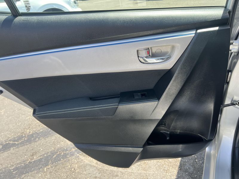2015 Toyota Corolla LEImage 15